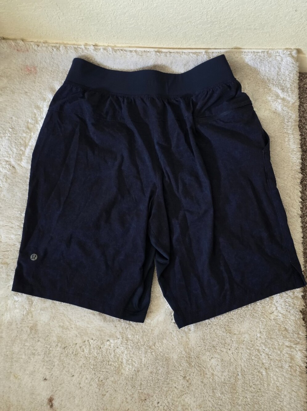 lululemon athletica Men’s Dark Navy Performance Shorts Size S